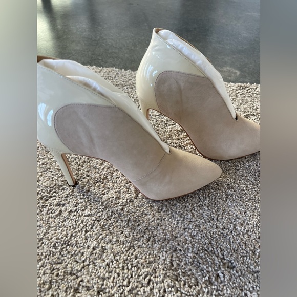 Joan Oloff beige suede heels, 8 - like new - Picture 2 of 6